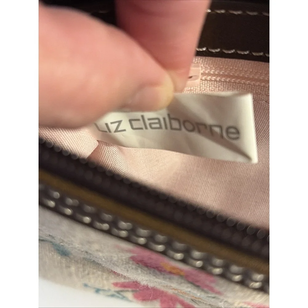 Liz Claiborne zipper closure